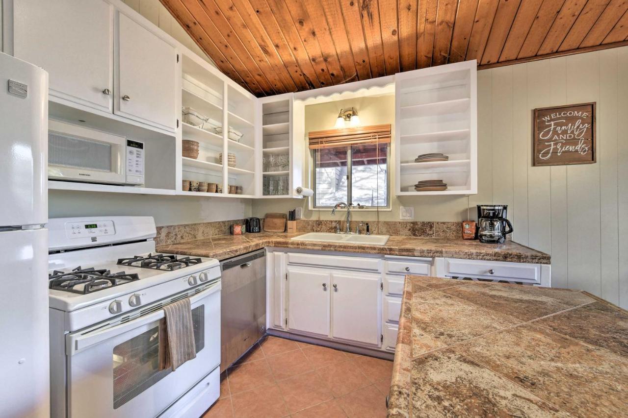 Lake Arrowhead Cabin With Deck And Stunning Mtn Views! ซานเบอร์นาร์ดิโน ภายนอก รูปภาพ