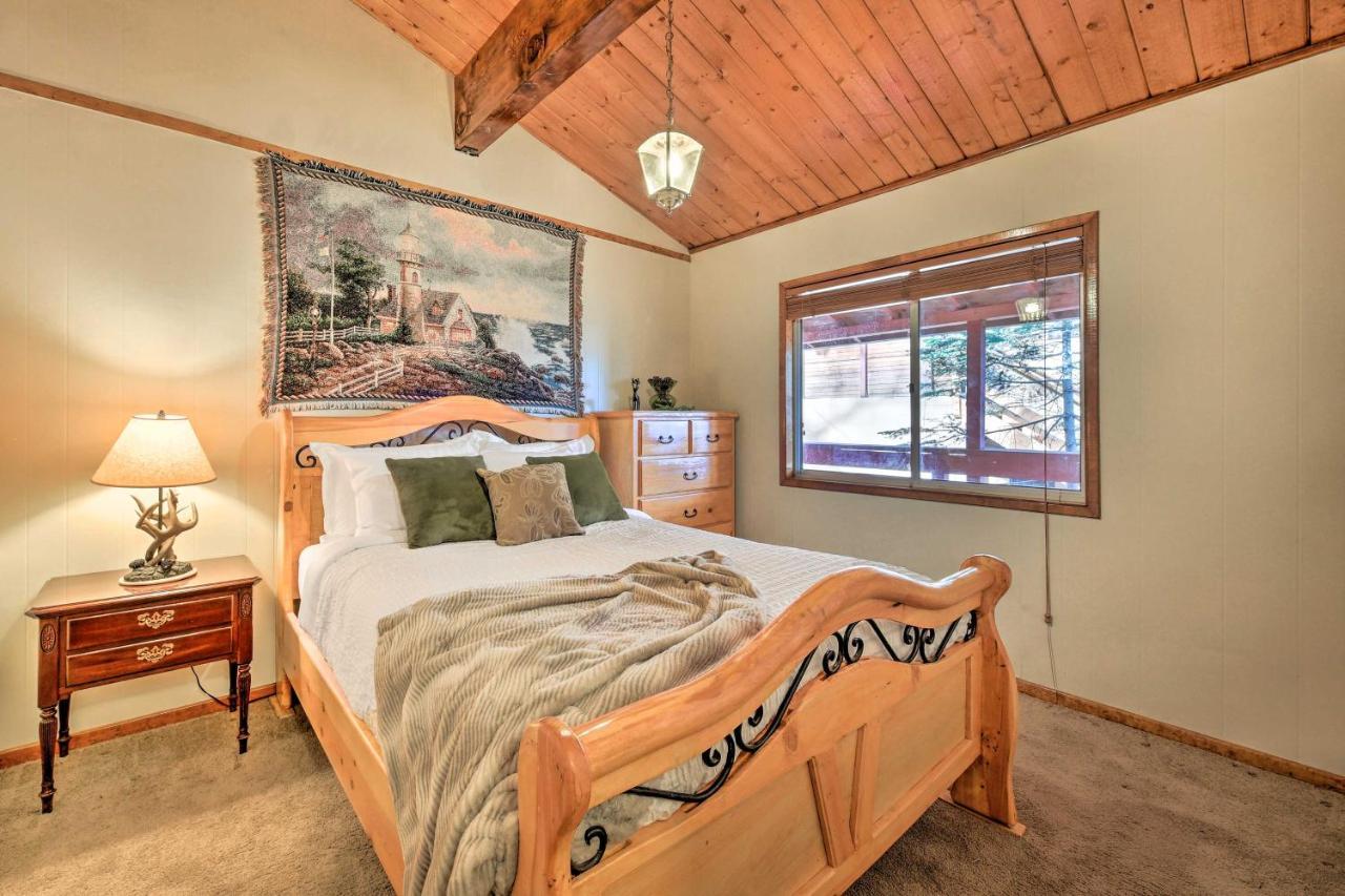 Lake Arrowhead Cabin With Deck And Stunning Mtn Views! ซานเบอร์นาร์ดิโน ภายนอก รูปภาพ