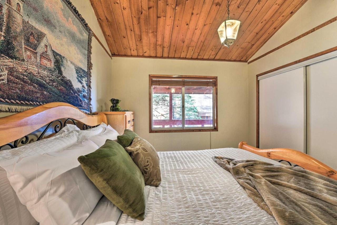 Lake Arrowhead Cabin With Deck And Stunning Mtn Views! ซานเบอร์นาร์ดิโน ภายนอก รูปภาพ